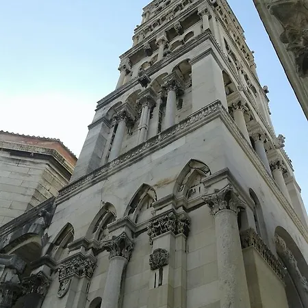 룸 레온 * 스플리트